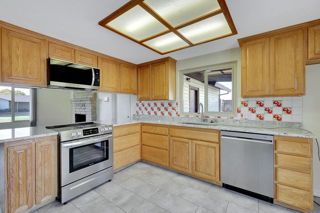 4294 Lever Ave, Olivehurst, CA 95961