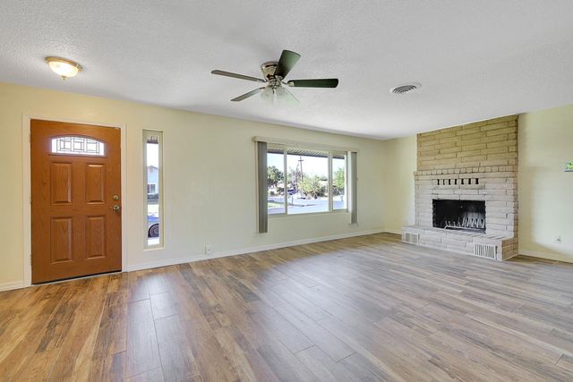 4294 Lever Ave, Olivehurst, CA 95961