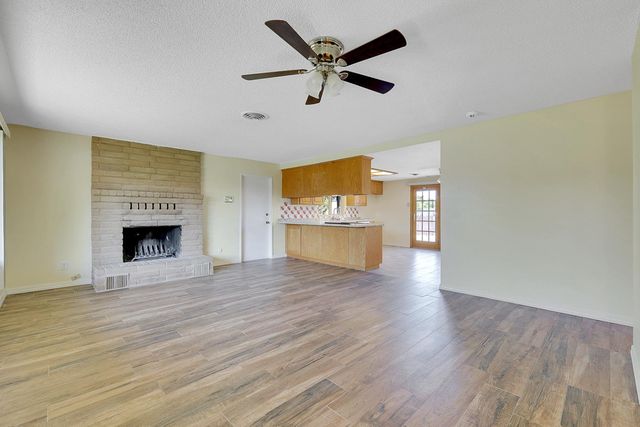 4294 Lever Ave, Olivehurst, CA 95961