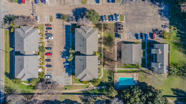 1500 Lake Shore Drive 404, Waco, TX 76708