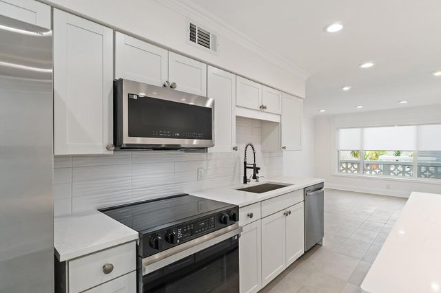 624 Southwind Circle 3, North Palm Beach, FL 33408