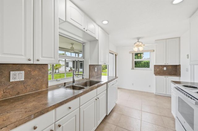1316 SW 23rd Street, Boynton Beach, FL 33426