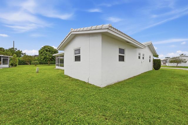 1316 SW 23rd Street, Boynton Beach, FL 33426