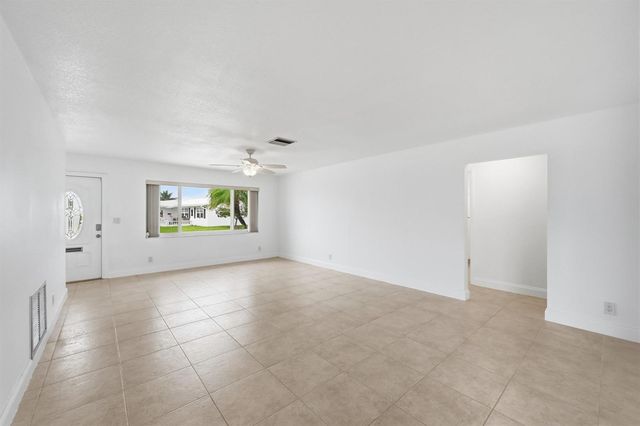 1316 SW 23rd Street, Boynton Beach, FL 33426