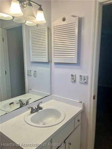 2527 Davis Circle, Sebring, FL 33870