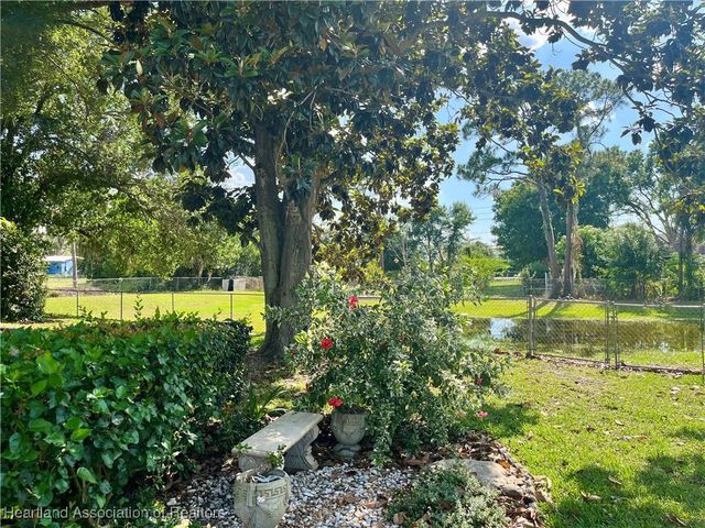 2527 Davis Circle, Sebring, FL 33870
