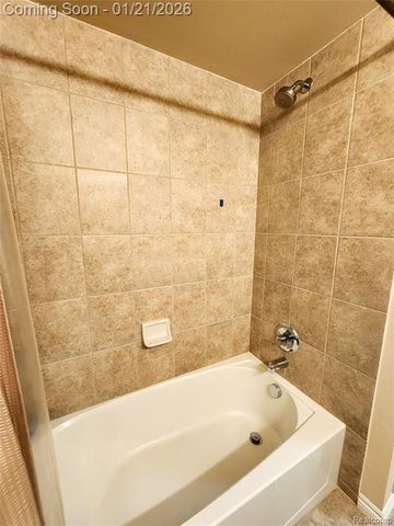 30475 Berghway Trail, Warren, MI 48092