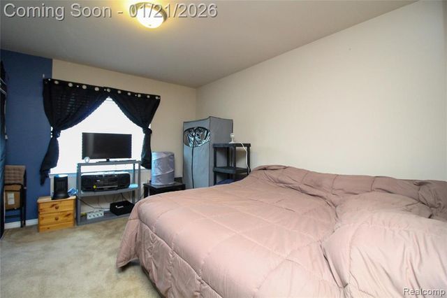 30475 Berghway Trail, Warren, MI 48092