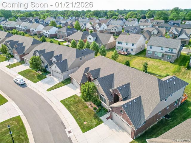 30475 Berghway Trail, Warren, MI 48092