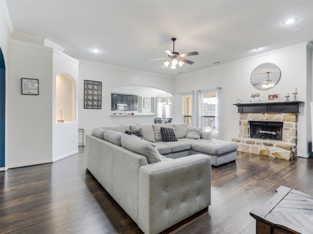 216 Wolf Drive, Forney, TX 75126