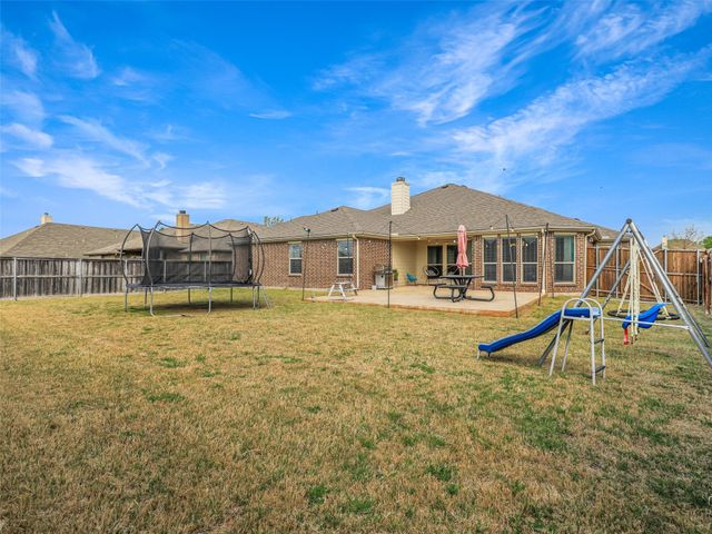 216 Wolf Drive, Forney, TX 75126