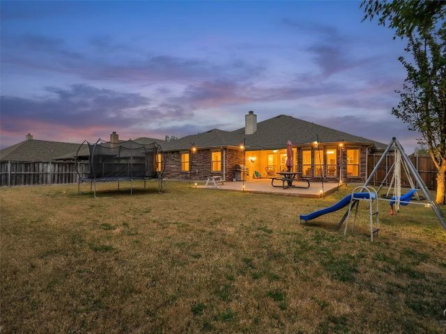 216 Wolf Drive, Forney, TX 75126