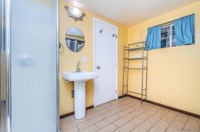2559 Tuberose St, San Diego, CA 92105