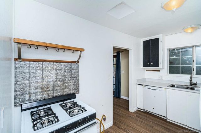 2559 Tuberose St, San Diego, CA 92105