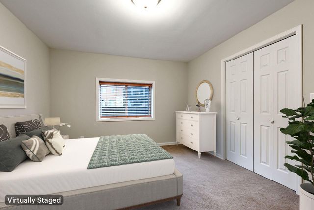 737 Victoria Street S, Saint Paul, MN 55102