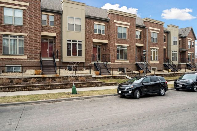 737 Victoria Street S, Saint Paul, MN 55102