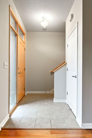 737 Victoria Street S, Saint Paul, MN 55102