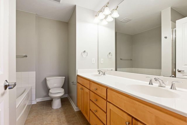 737 Victoria Street S, Saint Paul, MN 55102