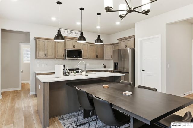 6615 N HWS Cleveland Boulevard, Omaha, NE 68116