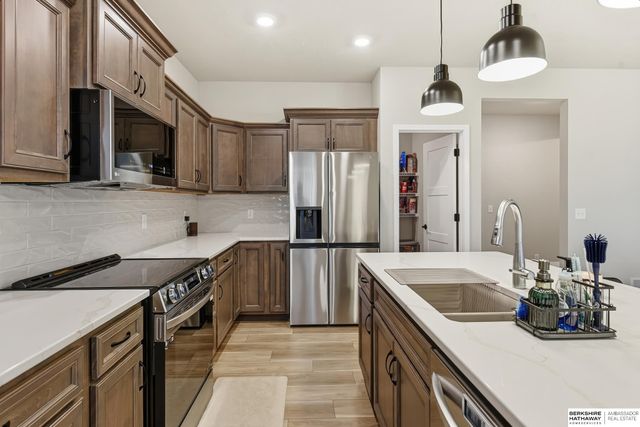 6615 N HWS Cleveland Boulevard, Omaha, NE 68116