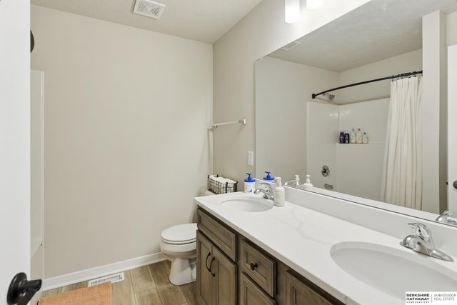 6615 N HWS Cleveland Boulevard, Omaha, NE 68116