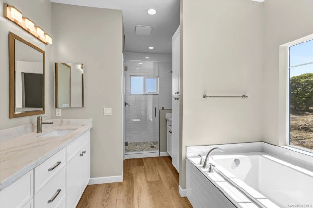 3900 Rojo Tierra Rd, La Mesa, CA 91941