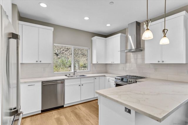 3900 Rojo Tierra Rd, La Mesa, CA 91941
