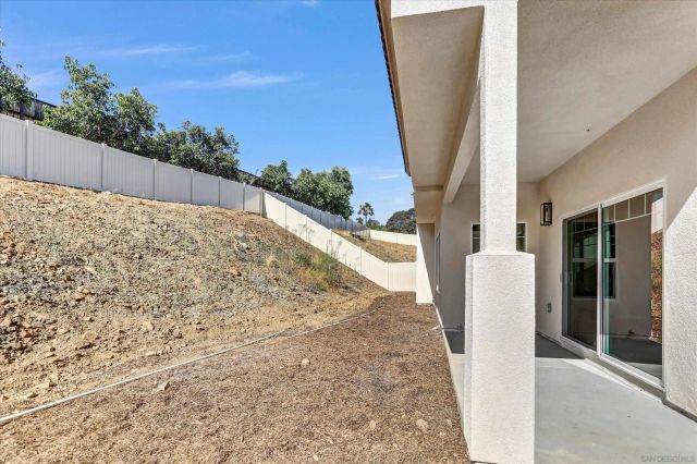 3900 Rojo Tierra Rd, La Mesa, CA 91941