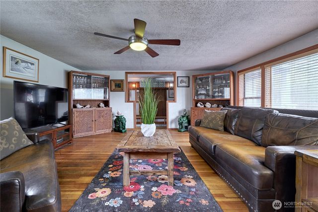 4064 Pipeline Road, Blaine, WA 98230