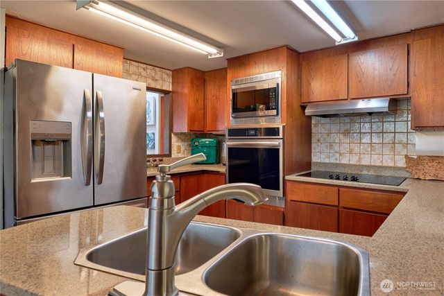 4064 Pipeline Road, Blaine, WA 98230