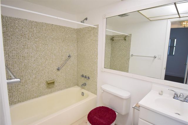 3051 Sunrise Lakes Drive 311, Sunrise, FL 33322