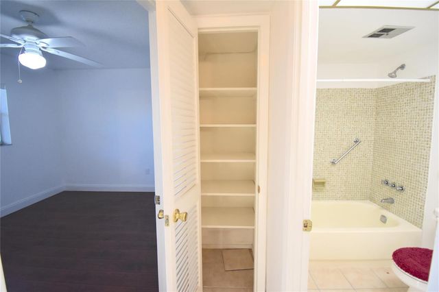 3051 Sunrise Lakes Drive 311, Sunrise, FL 33322