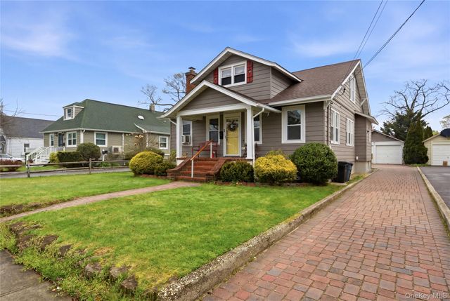 147 Church Avenue, Islip, NY 11751