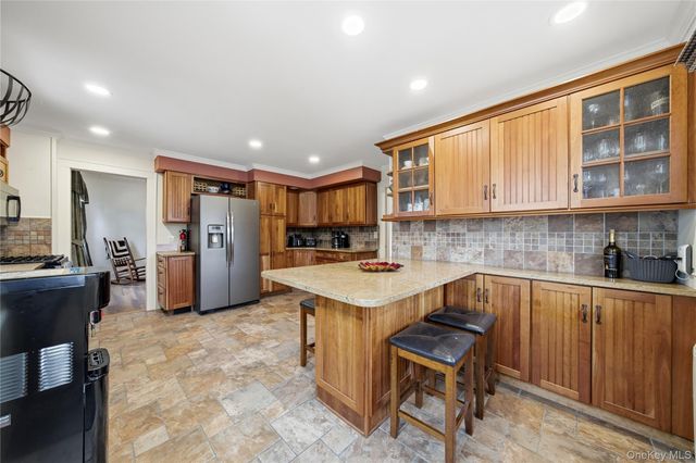 147 Church Avenue, Islip, NY 11751