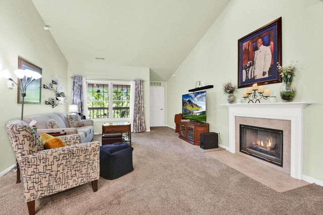 10210 Deerwood LANE, Franklin, WI 53132