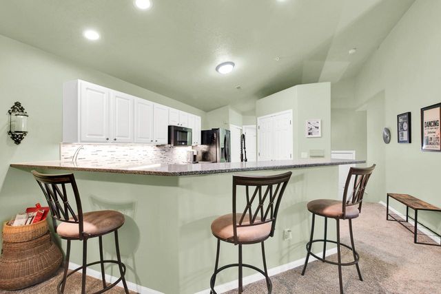 10210 Deerwood LANE, Franklin, WI 53132