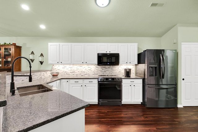 10210 Deerwood LANE, Franklin, WI 53132