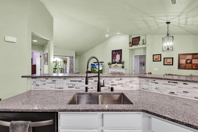 10210 Deerwood LANE, Franklin, WI 53132