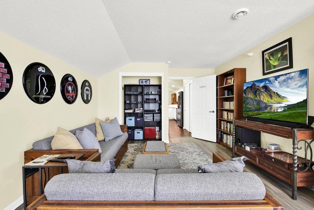 10210 Deerwood LANE, Franklin, WI 53132