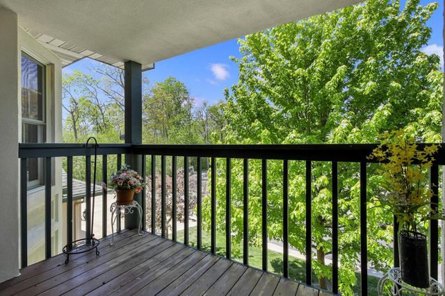 10210 Deerwood LANE, Franklin, WI 53132