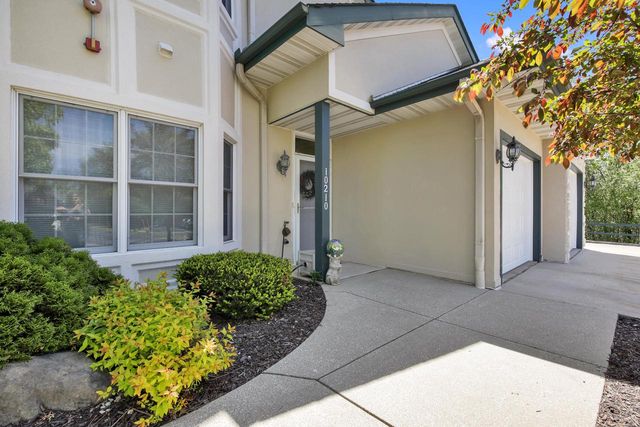 10210 Deerwood LANE, Franklin, WI 53132