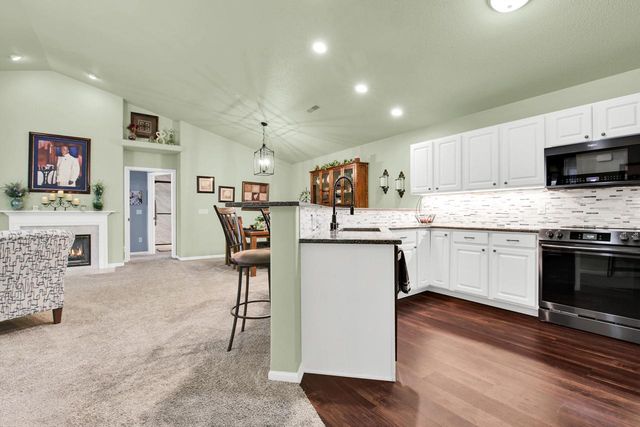 10210 Deerwood LANE, Franklin, WI 53132