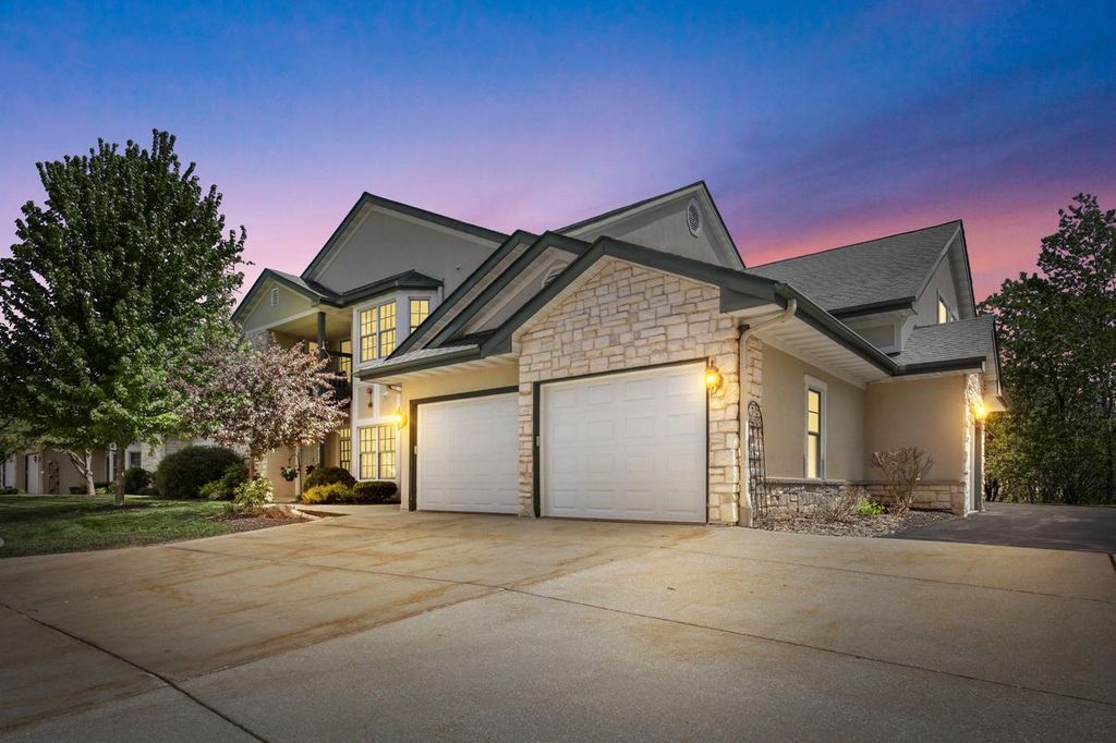10210 Deerwood LANE, Franklin, WI 53132