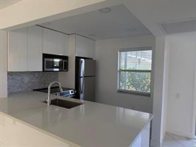 9301 W Lime Bay Boulevard 102, Tamarac, FL 33321