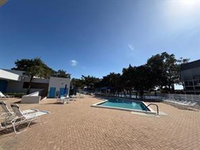 9301 W Lime Bay Boulevard 102, Tamarac, FL 33321