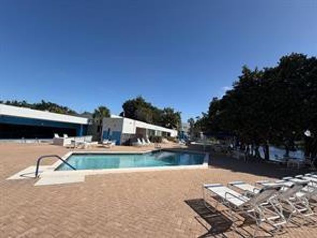 9301 W Lime Bay Boulevard 102, Tamarac, FL 33321