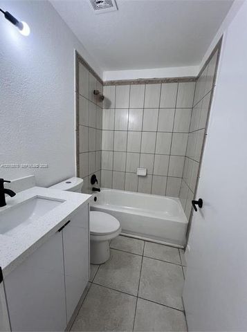 201-205 NW 30th Ave, Pompano Beach, FL 33069