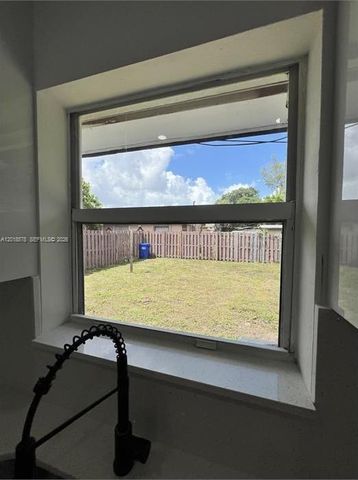 201-205 NW 30th Ave, Pompano Beach, FL 33069