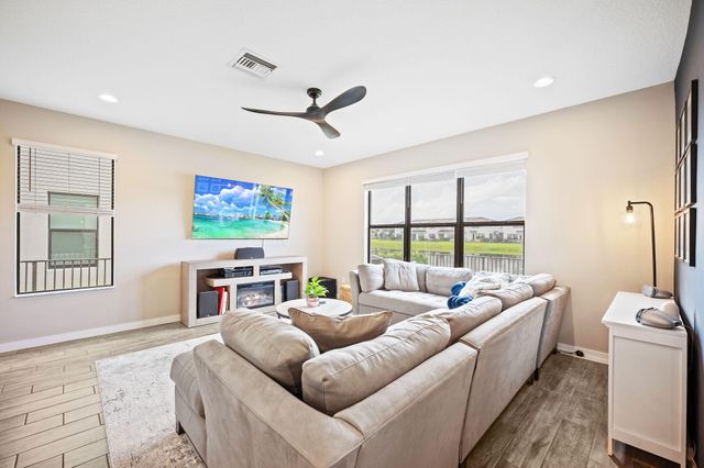 8697 Corvus, Lake Worth, FL 33467