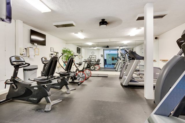 3750 N Lake Shore Drive 16H, Chicago, IL 60613